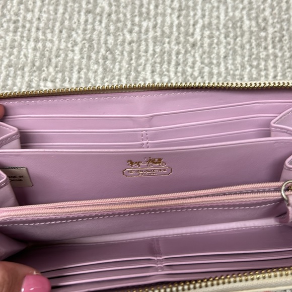 Coach wallet - Picture 2 of 3